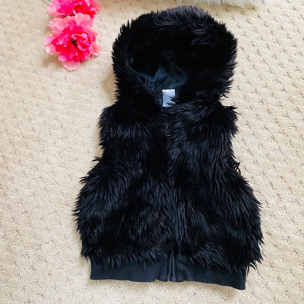 Gymboree Faux Fur Black Vest w/ Zipper (xs)